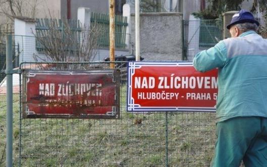 Mnohdy zažíváme ztrátu něčeho, co je nám oporou a co milujeme Mnohdy zažíváme ztrátu něčeho, co je nám oporou a co milujeme