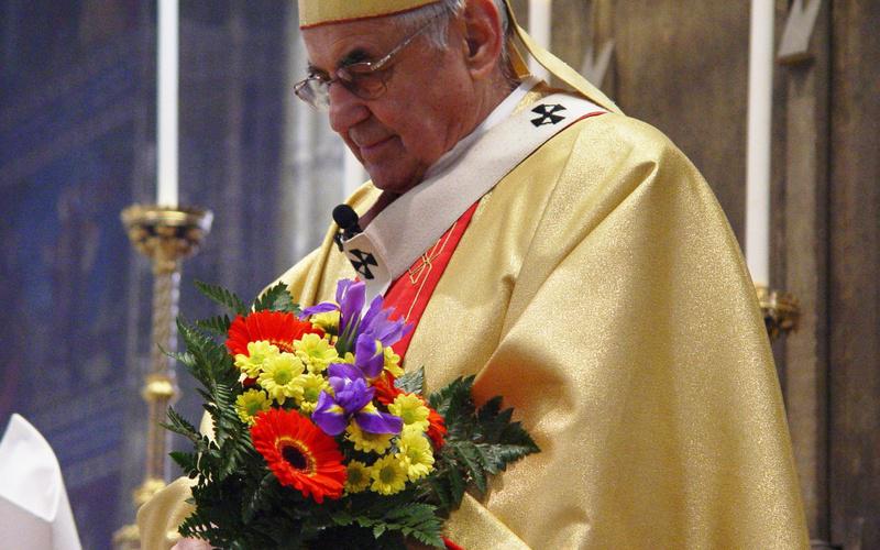 Namísto pohřebních květin pro kardinála Vlka přispět na hospic