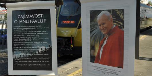 Papežský vlak – zajímavé pojízdné muzeum Jana Pavla II. – fotogalerie