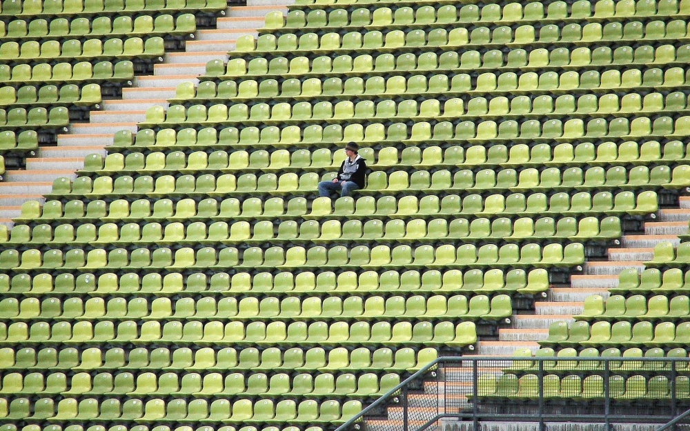 Photo unsplash.com wgbieber; stadion, sedadla, hlediště Photo unsplash.com wgbieber; stadion, sedadla, hlediště