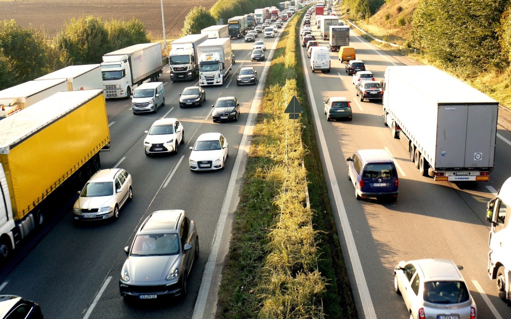 Photo pixabay, Monika P, dopravní zácpa, traffic jam, léto, dovolená, stres Photo pixabay, Monika P, dopravní zácpa, traffic jam, léto, dovolená, stres