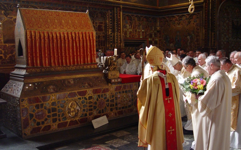 Miloslav kardinál Vlk, katedrála sv. Víta Praha, kaple sv. Václava  / foto -IMA-