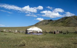 Mongolsko, step, polopoušť, jurta, / Fotka od jacqueline macou z Pixabay