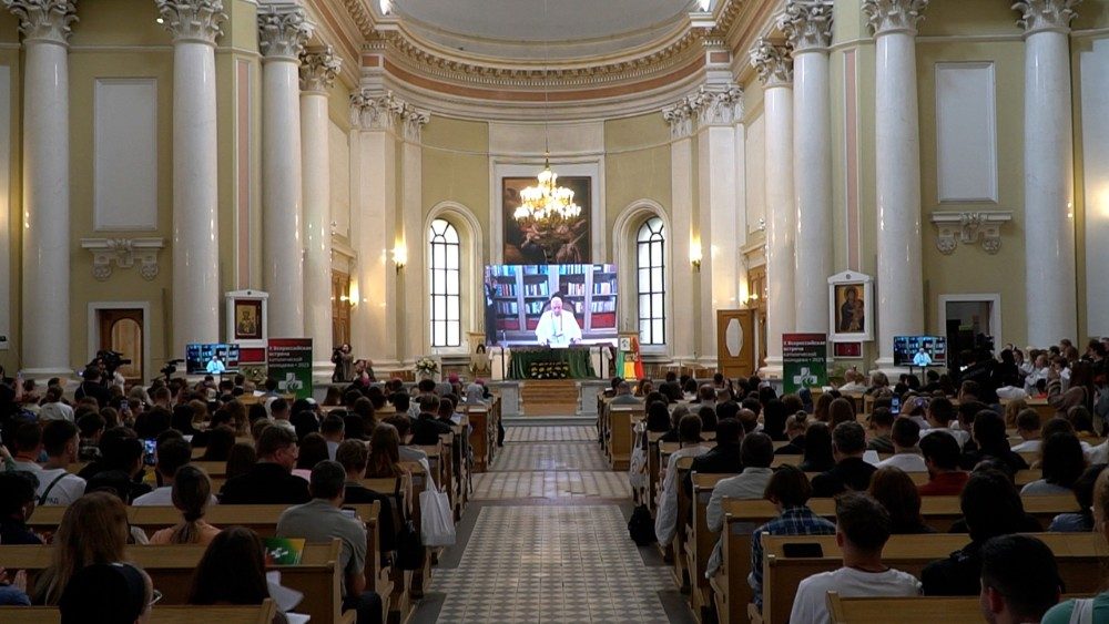 Papež František promluvil na celostátním setkání mladých katolíků v Rusku v Petrohradě. 