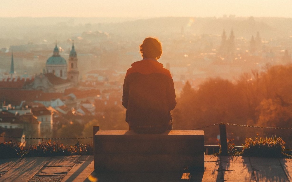 Foto - Pixabay.com, lavička, sedět, město, výhled, Praha