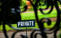 Schovávání není posláním křesťanství