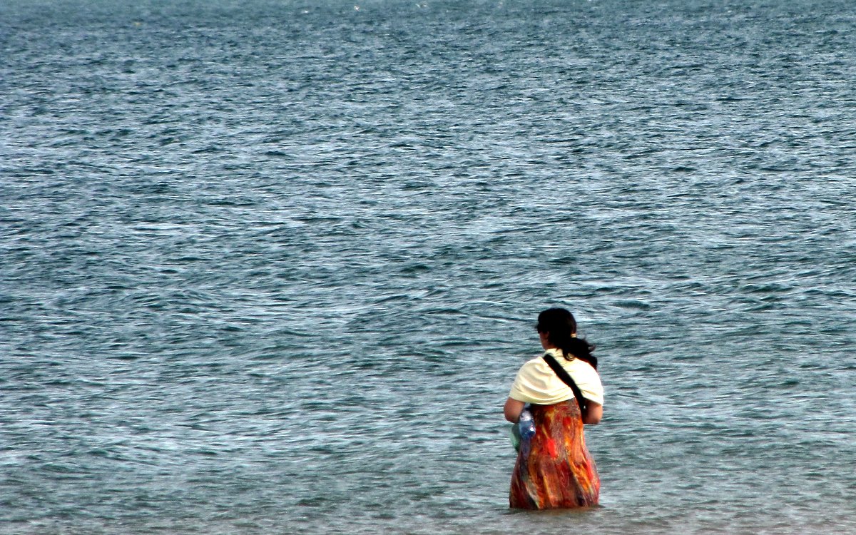 osamocená žena ve vodě / Foto: MŠ