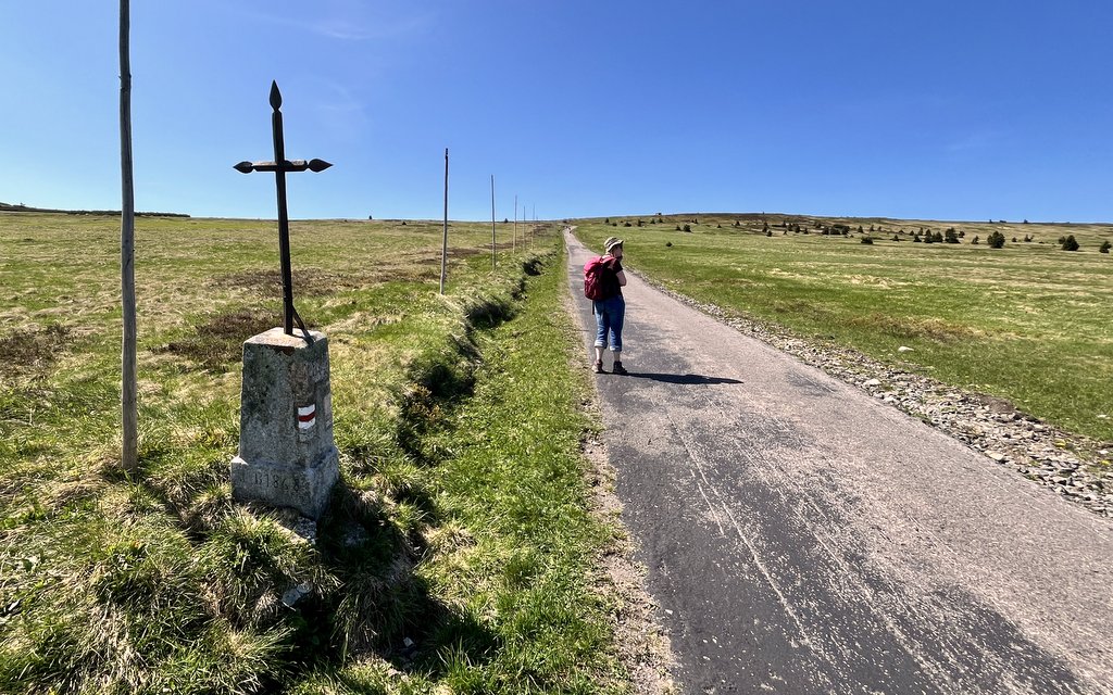 cesta, kříž, Krkonoše, Luční hora, postava / foto -ima-