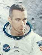 Astronaut E. A. Cernan o Bohu