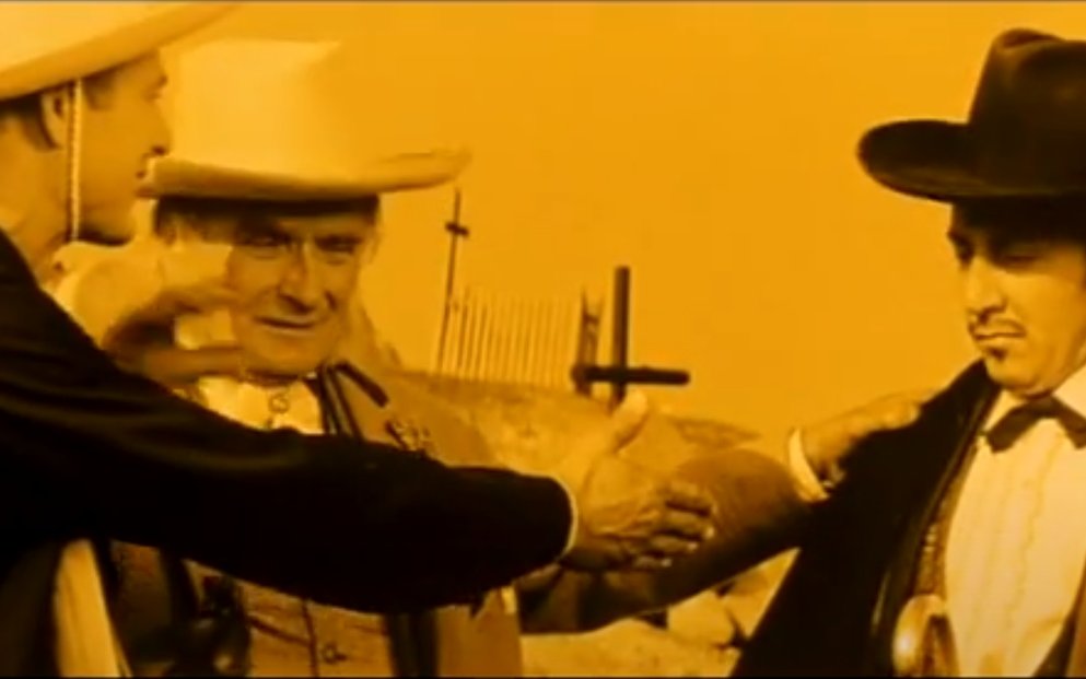 Padouch nebo hrdina, my jsme jedna rodina :-) 
 Screen z filmu Limonadovy Joe